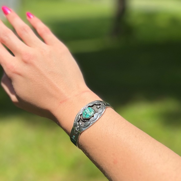 Vintage Navajo Waterbird Inlay Cuff Bracelet - Picture 2 of 16